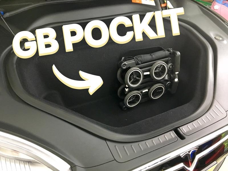GB Pockit golpeó el cochecito en el tronco de un Tesla Model 3