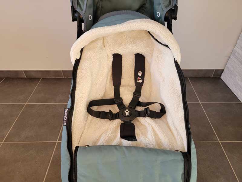 Instalación del saco YOYO Babyzen Safety Arnés