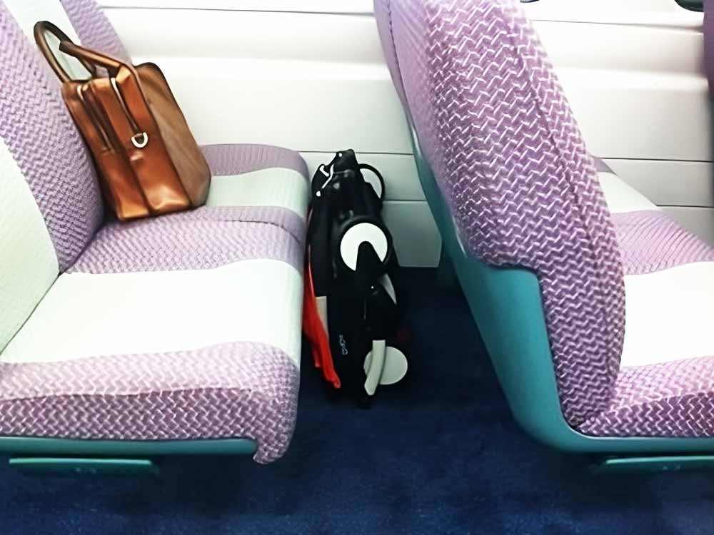 Viaja con un cochecito YOYO babyzen en el tren