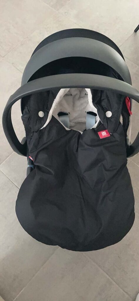 Saco Red Castle en un Cybex cosy